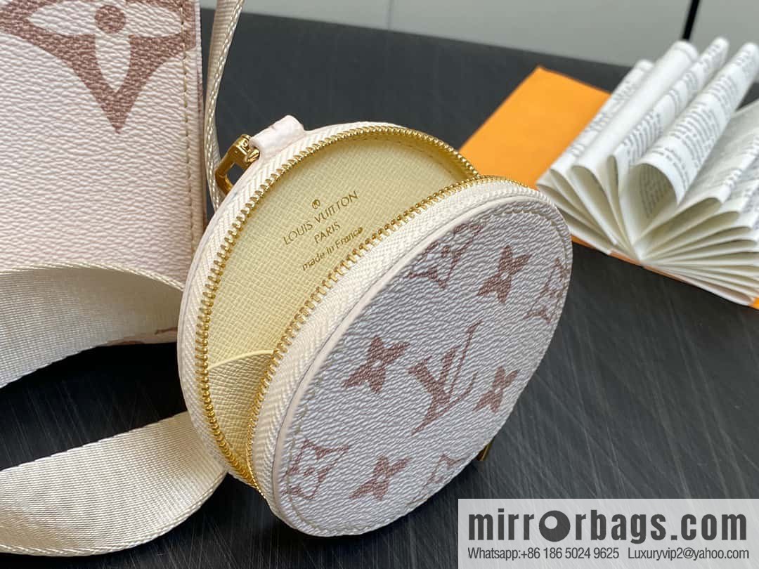 [Boutique‑grade] M24533 white flower, square bag series, this OnTheGo small handbag.