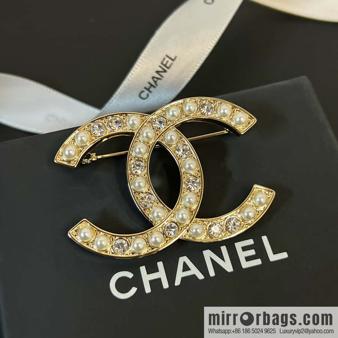 New ☑️ Chanel double c half diamond half pearl brooch