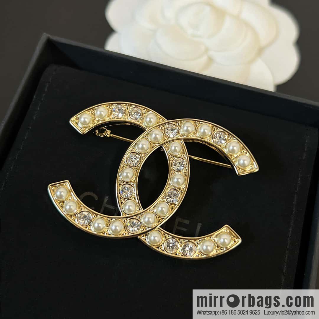 New ☑️ Chanel double c half diamond half pearl brooch