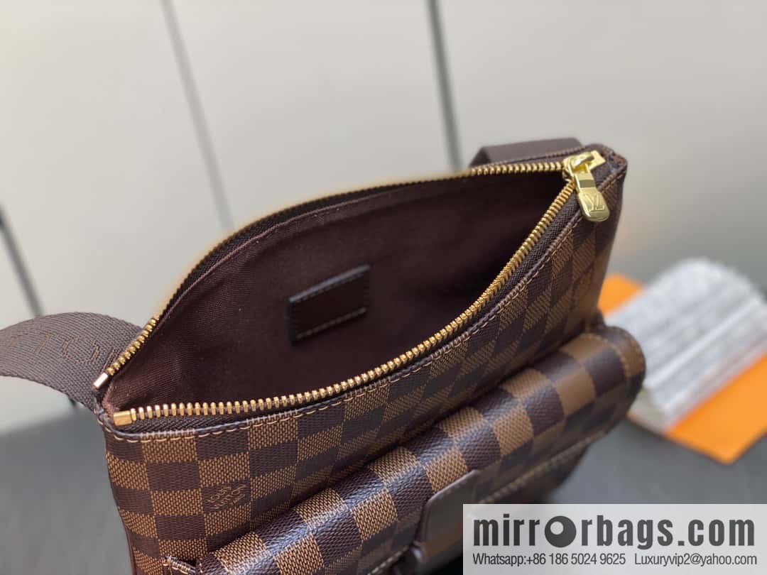 [Boutique‑grade] N51127 coffee grid, medieval men's bag messenger bag series
