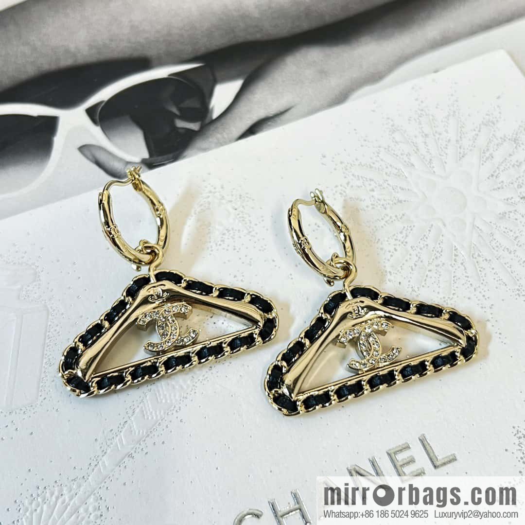 ☀️New ☑️ chanel c2 double c black leather rope hanger earrings ☀️