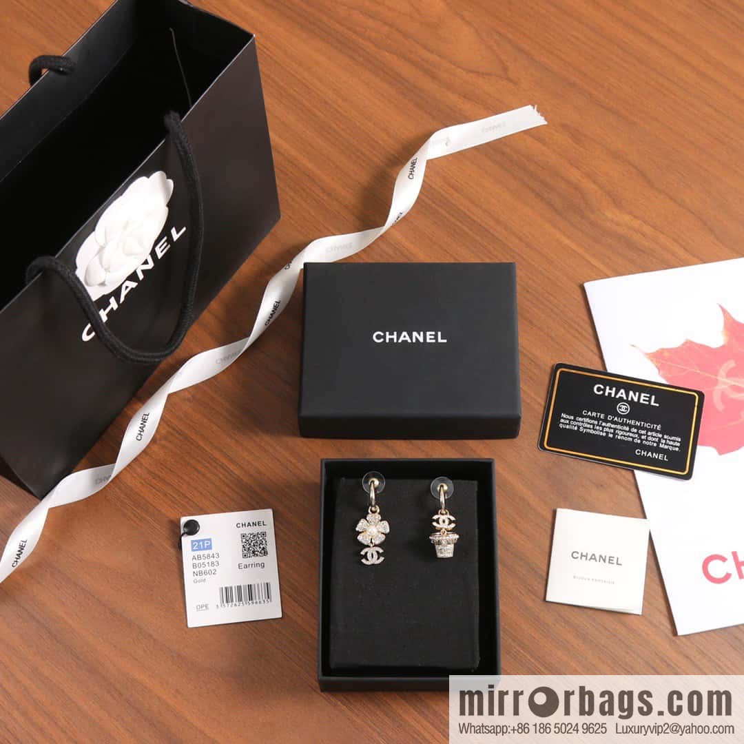 ☀️New ☑️ chanel c3 asymmetrical full diamond double c flower pearl stud earrings ☀️