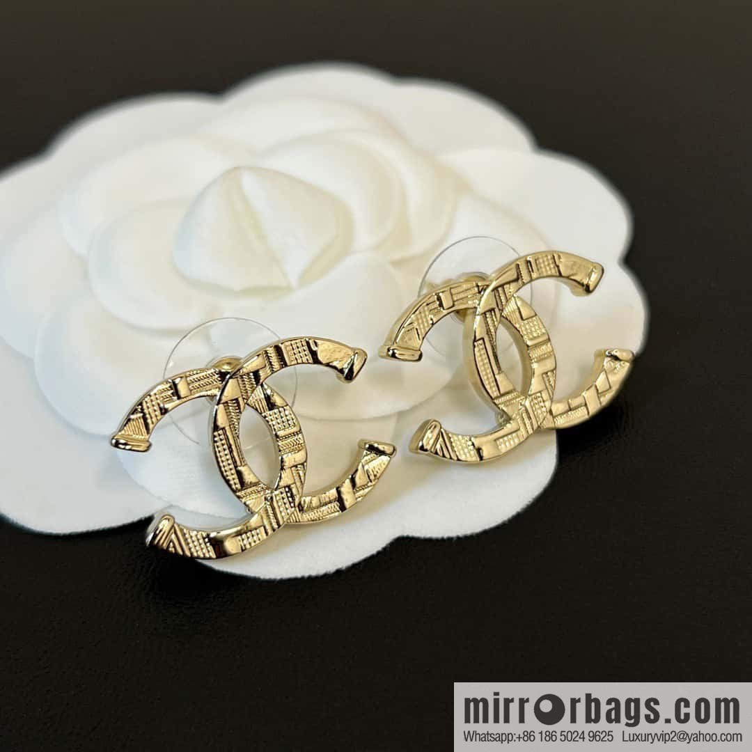 ☀️New ☑️ Chanel C1 double c diamond stud earrings ☀️