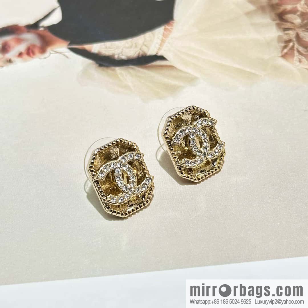 ☀️New ☑️ Chanel double c rhinestone octagon stud earrings ☀️