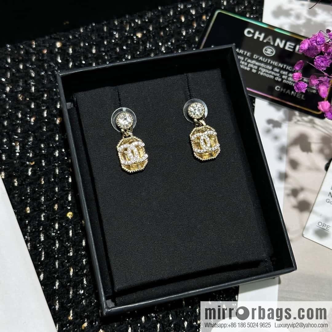 ☀️New ☑️ chanel c1 double c rhinestone octagon stud earrings ☀️