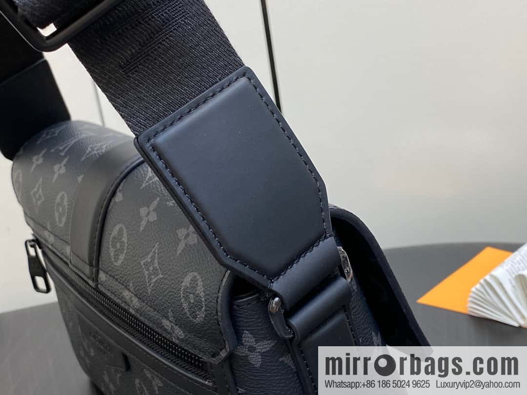 [Boutique‑grade] M46794 black flower, men's bag messenger bag series S-Cape messenger bag