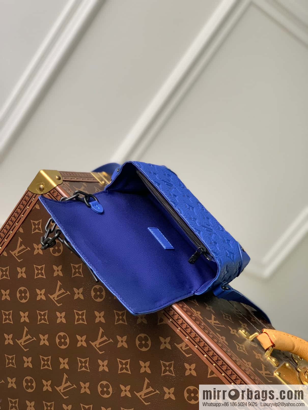 M82571 Steamer mini handbag