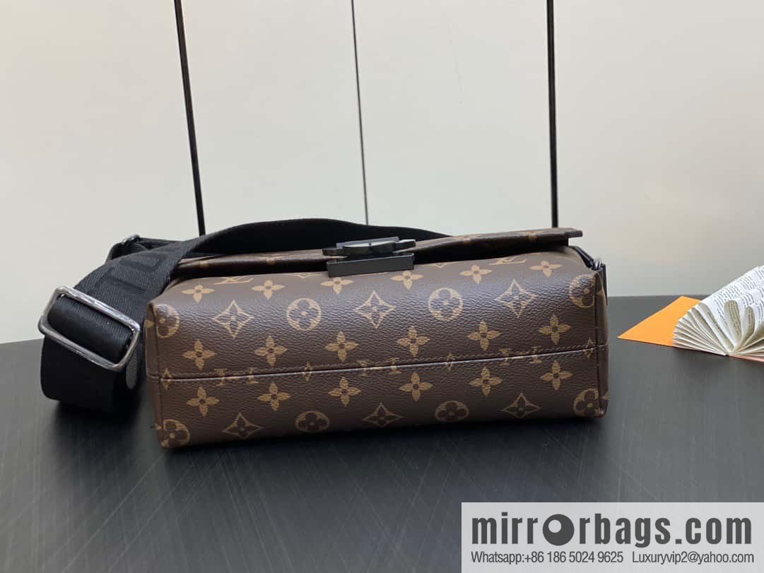 [Premium‑quality] M46794 monogram men's bag messenger bag series S-Cape messenger bag