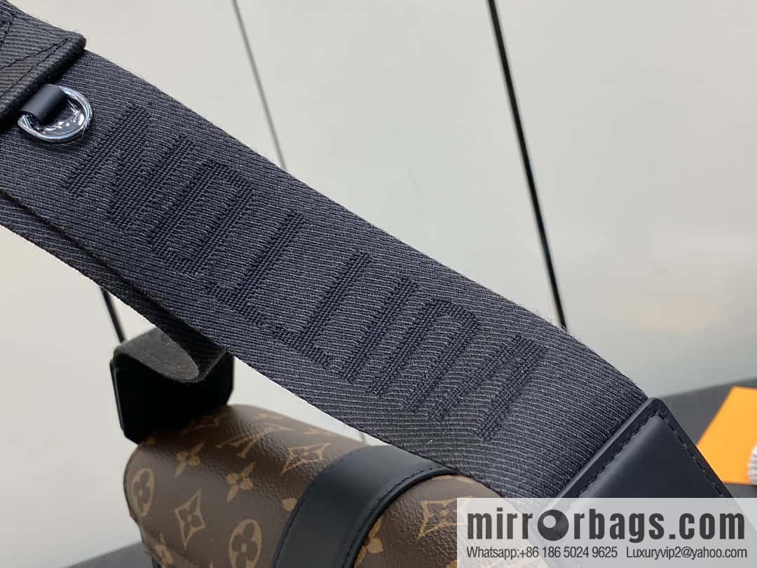 [Premium‑quality] M46794 monogram men's bag messenger bag series S-Cape messenger bag