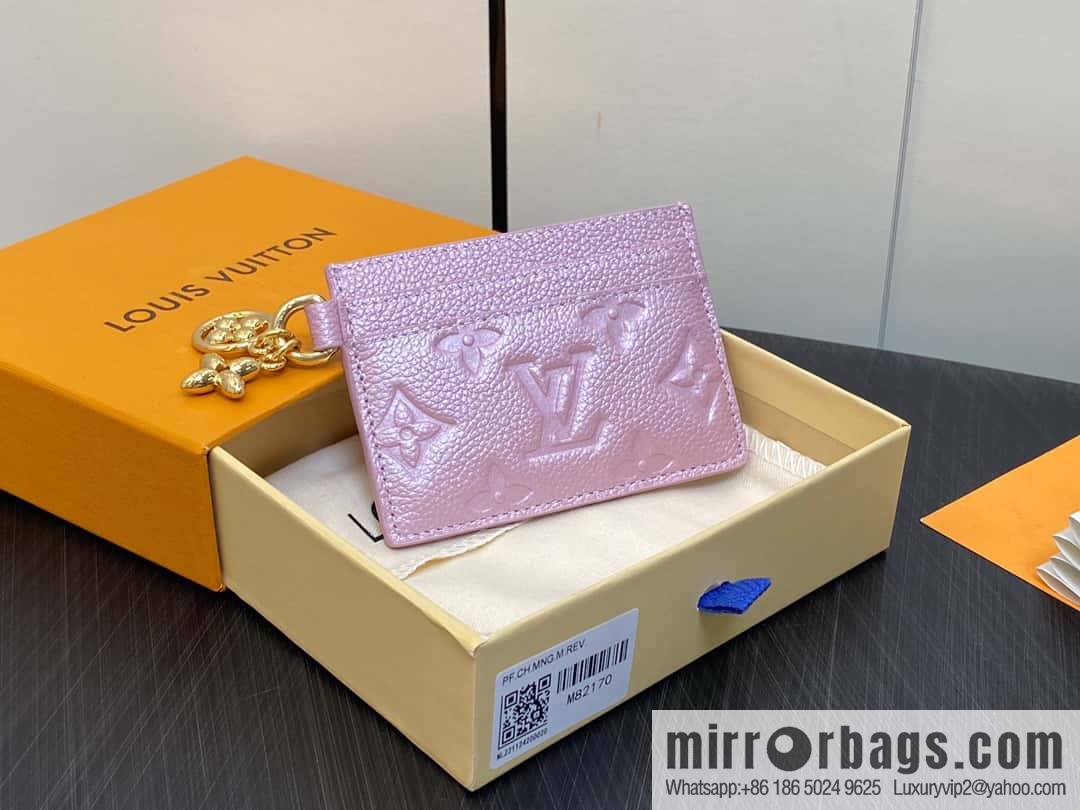 [Boutique‑grade] M82132 pearlescent powder full leather M82739 card holder wallet series LV CHARMS card holder