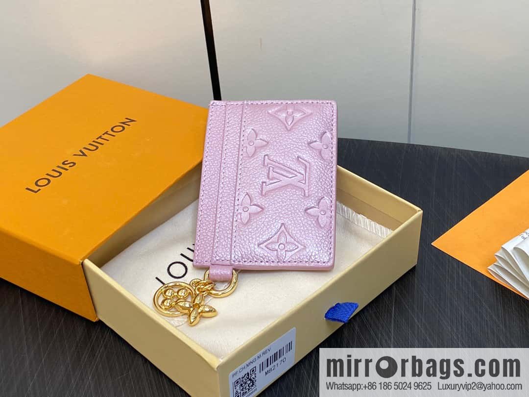 [Boutique‑grade] M82132 pearlescent powder full leather M82739 card holder wallet series LV CHARMS card holder
