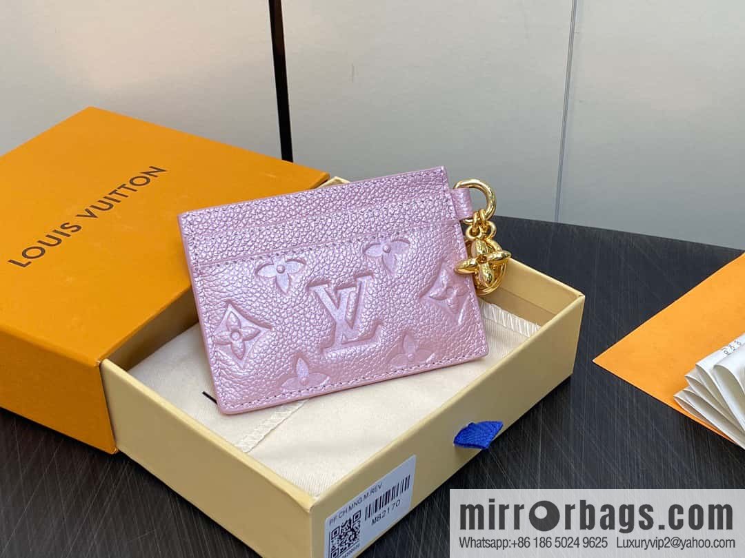 [Boutique‑grade] M82132 pearlescent powder full leather M82739 card holder wallet series LV CHARMS card holder