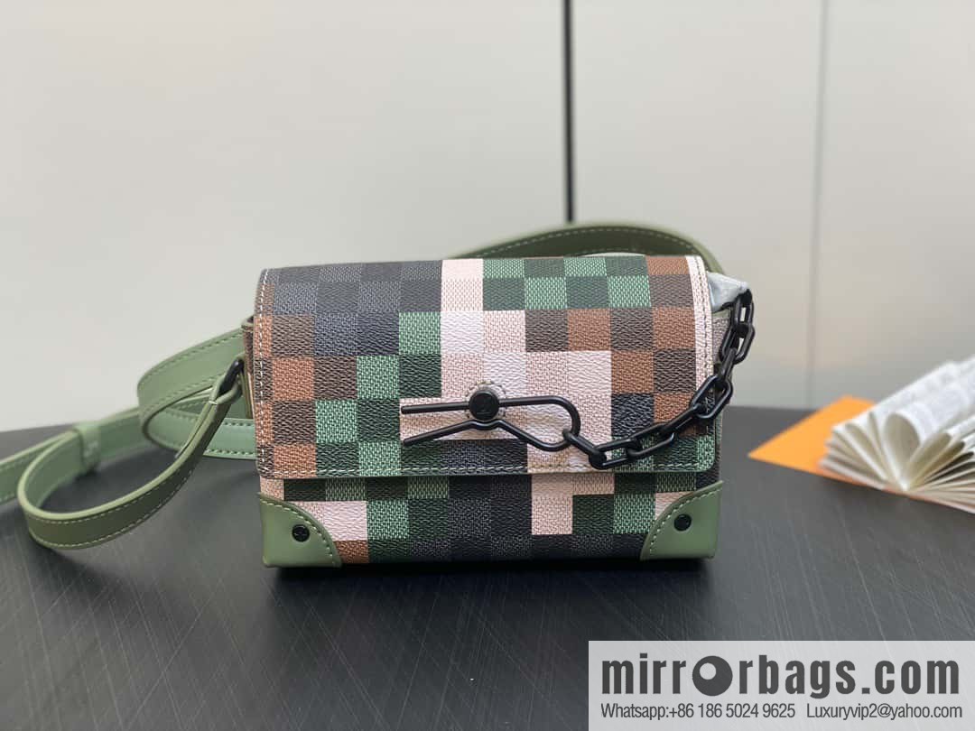 [Boutique‑grade] M83172 camouflage plaid mailman bag series, the new Steamer series mailman bag M81783 is the New Classics series