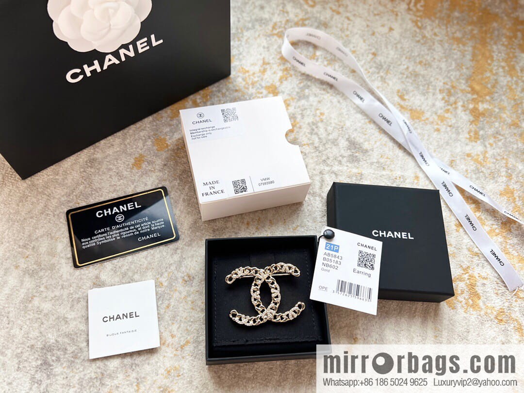 New Chanel double c cut-out full diamond brooch