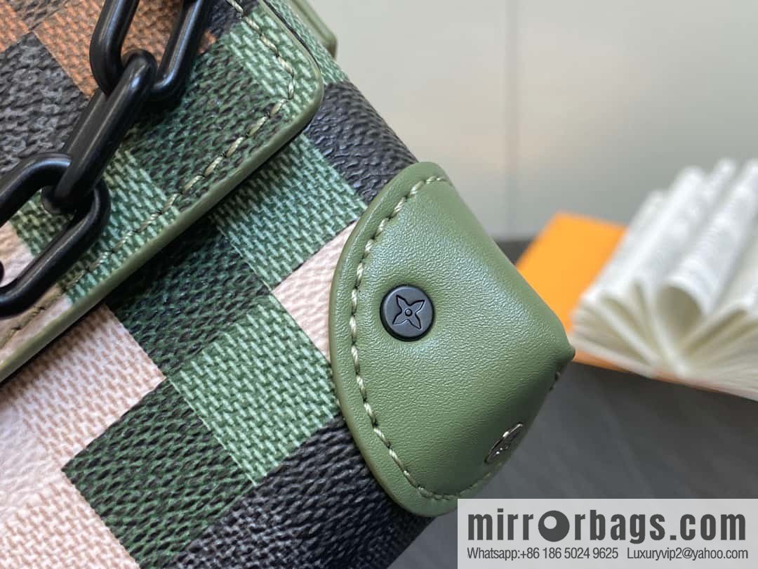 [Boutique‑grade] M83172 camouflage plaid mailman bag series, the new Steamer series mailman bag M81783 is the New Classics series