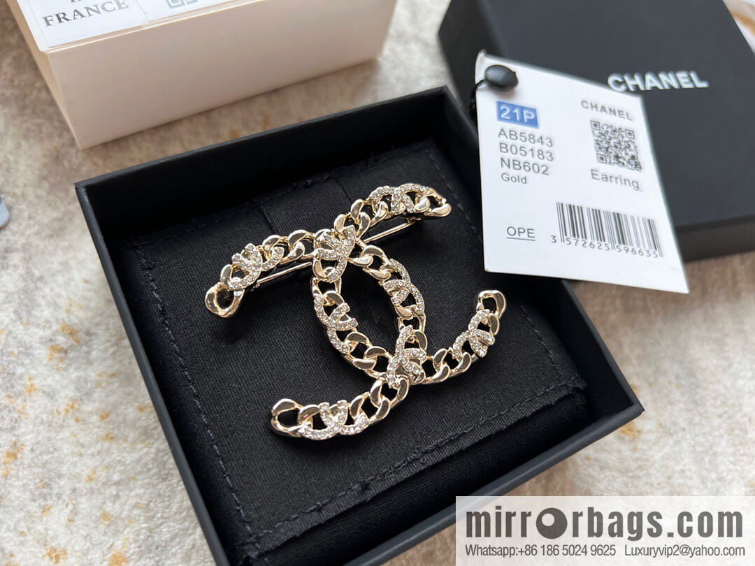 New Chanel double c cut-out full diamond brooch