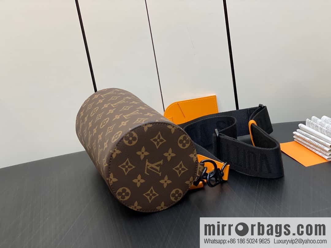 [Boutique‑grade] M46796 monogram cylinder bag men's bag series, this Soft Polochon small handbag