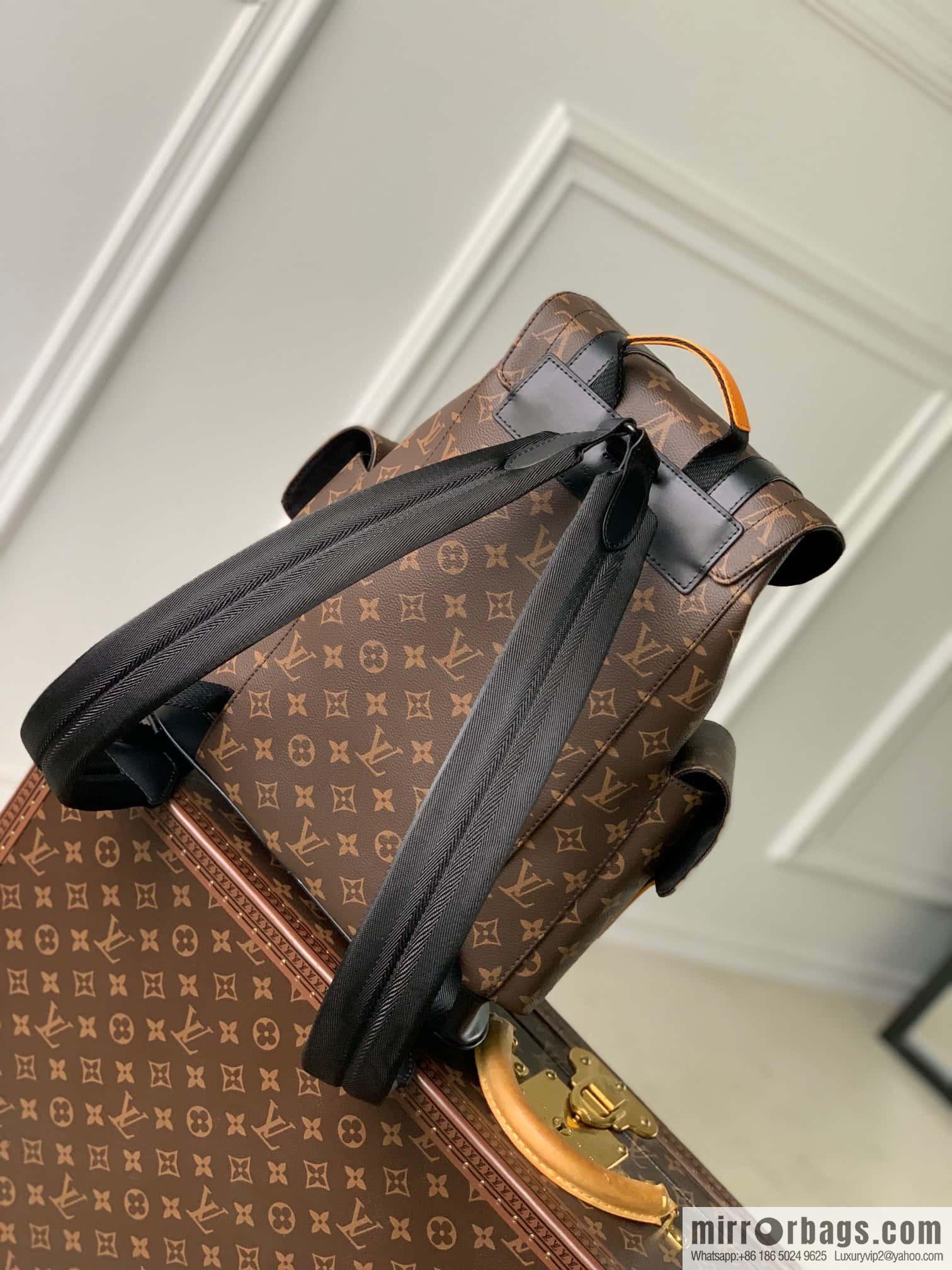 M46699 new christopher small backpack of the season