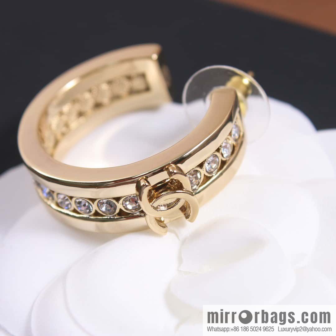 ☀️New ☑️ chanel c1 double c semicircular diamond stud earrings ☀️