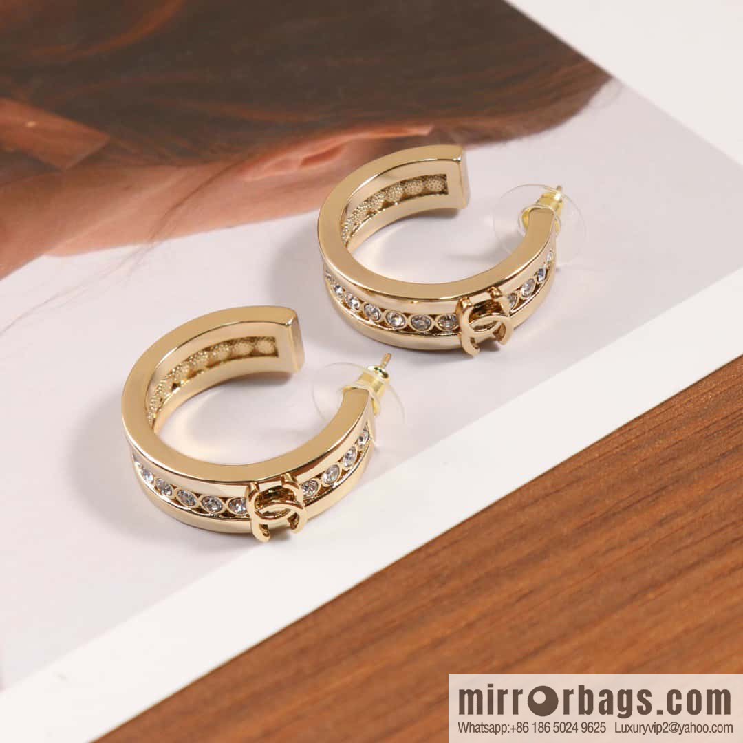 ☀️New ☑️ chanel c1 double c semicircular diamond stud earrings ☀️