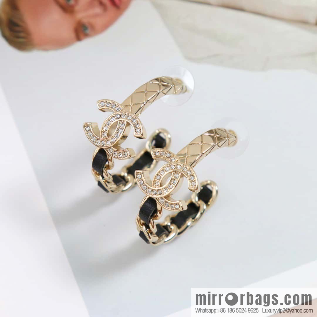 ☀️New ☑️ Chanel c1 double c semi-round half-rhombus black leather rope stud earrings ☀️