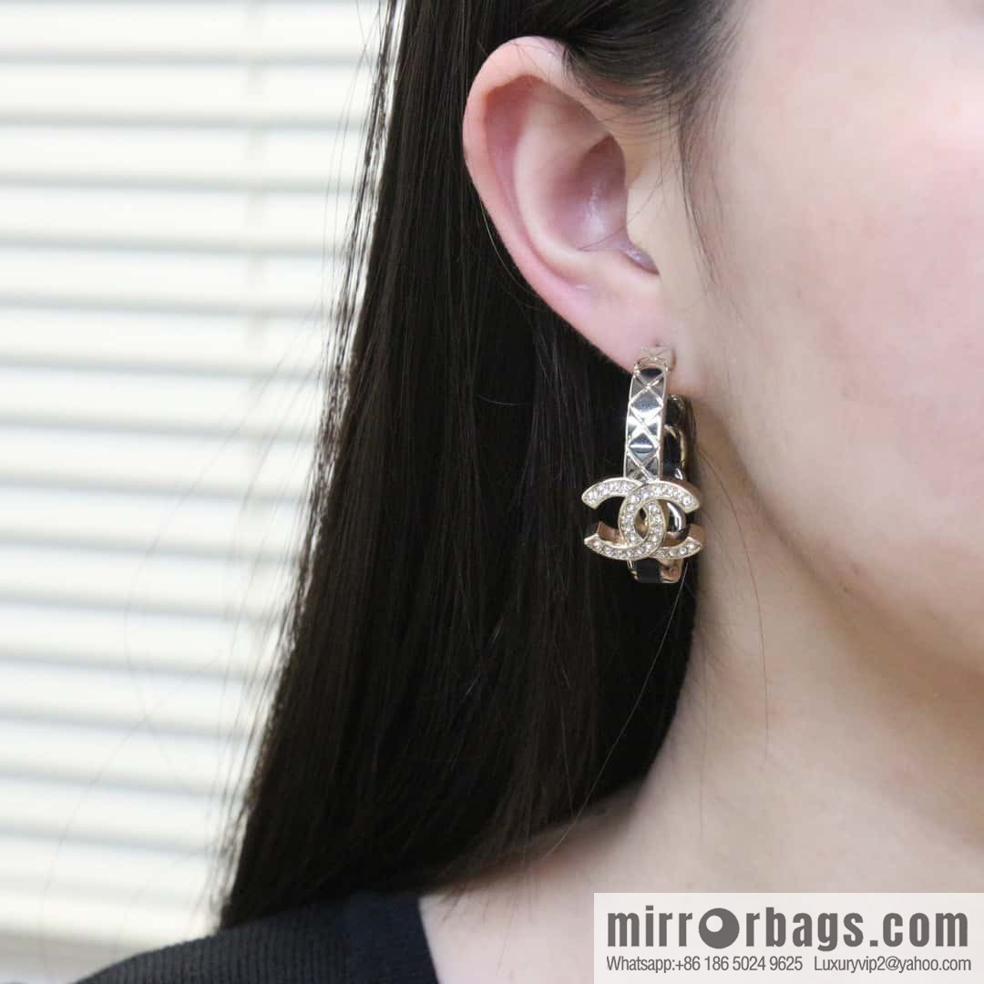 ☀️New ☑️ Chanel c1 double c semi-round half-rhombus black leather rope stud earrings ☀️