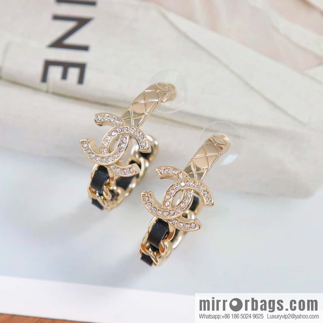 ☀️New ☑️ Chanel c1 double c semi-round half-rhombus black leather rope stud earrings ☀️