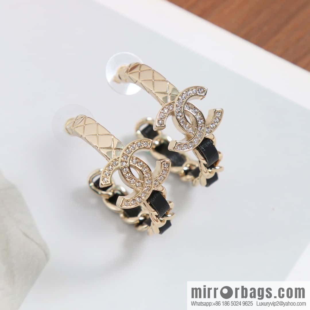 ☀️New ☑️ Chanel c1 double c semi-round half-rhombus black leather rope stud earrings ☀️