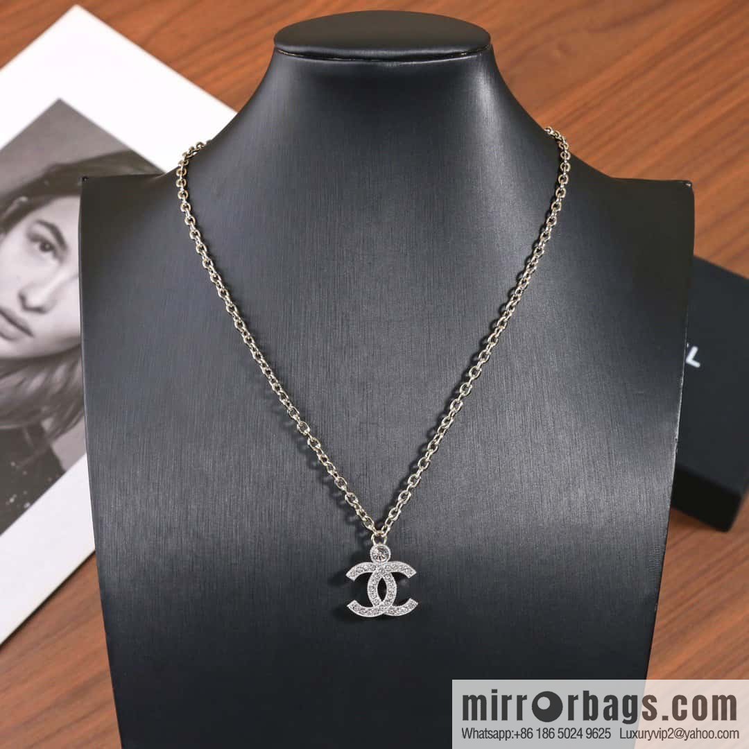 ☀️New ☑️ Chanel Double C Full Diamond Necklace ☀️
