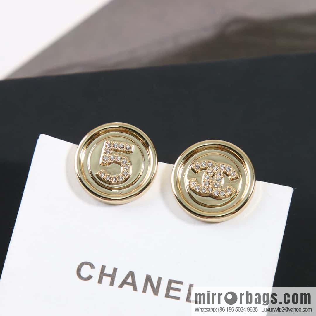 ☀️New ☑️ chanel c1 round double c5 word stud earrings ☀️