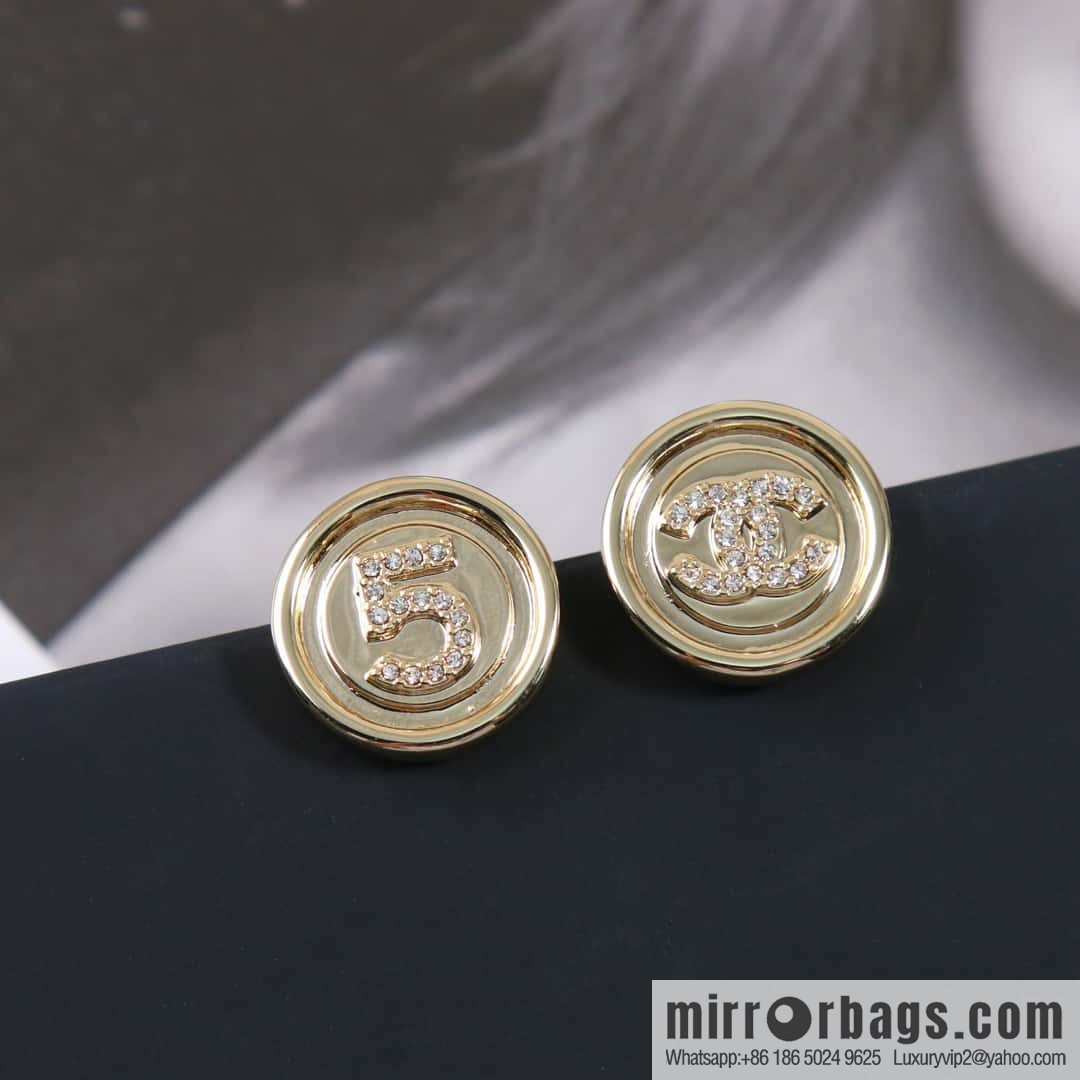 ☀️New ☑️ chanel c1 round double c5 word stud earrings ☀️
