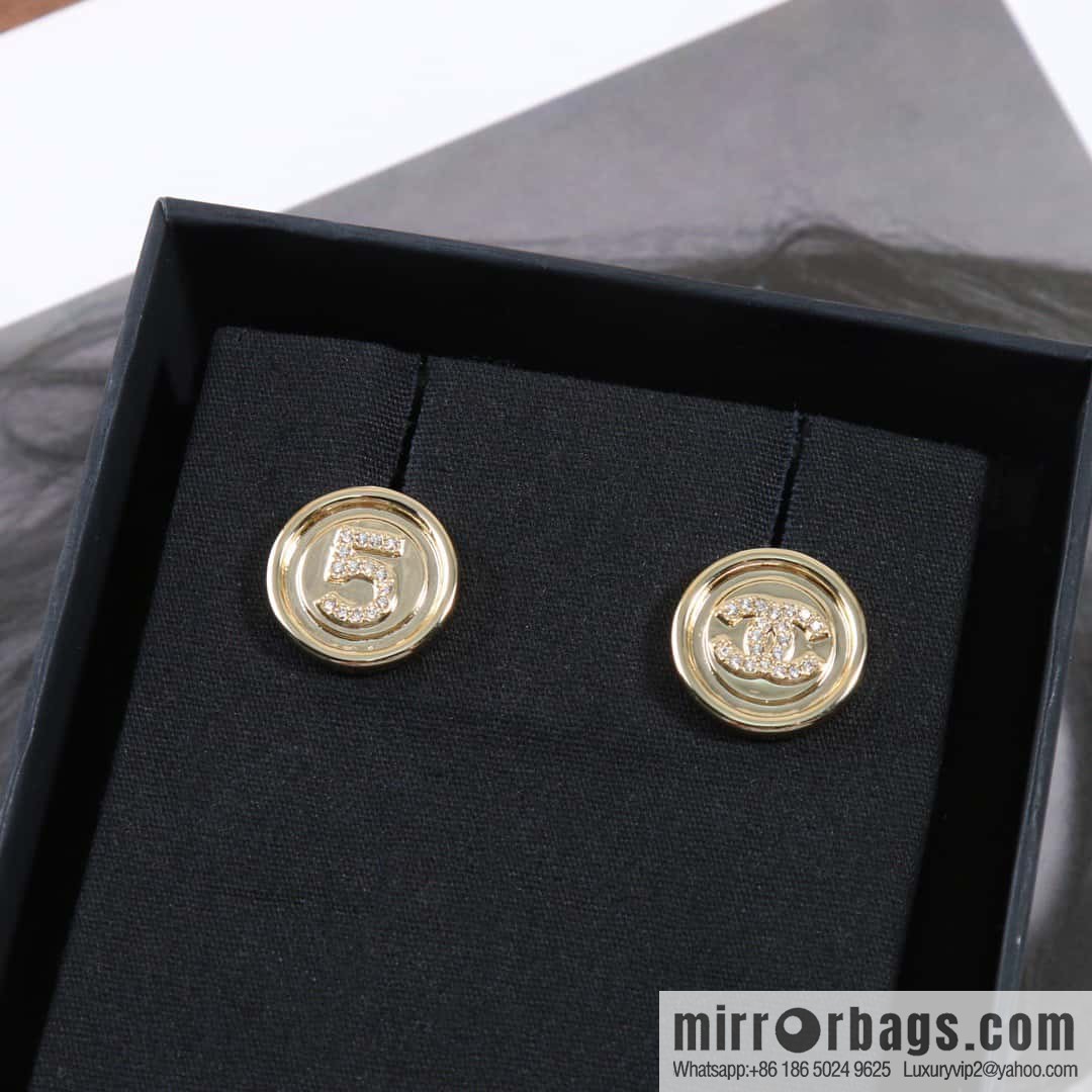 ☀️New ☑️ chanel c1 round double c5 word stud earrings ☀️