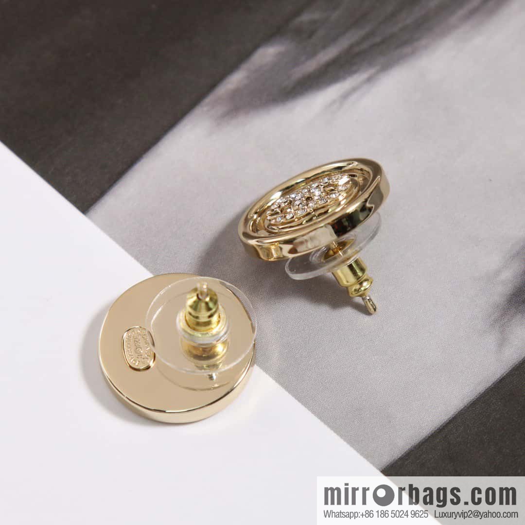☀️New ☑️ chanel c1 round double c5 word stud earrings ☀️