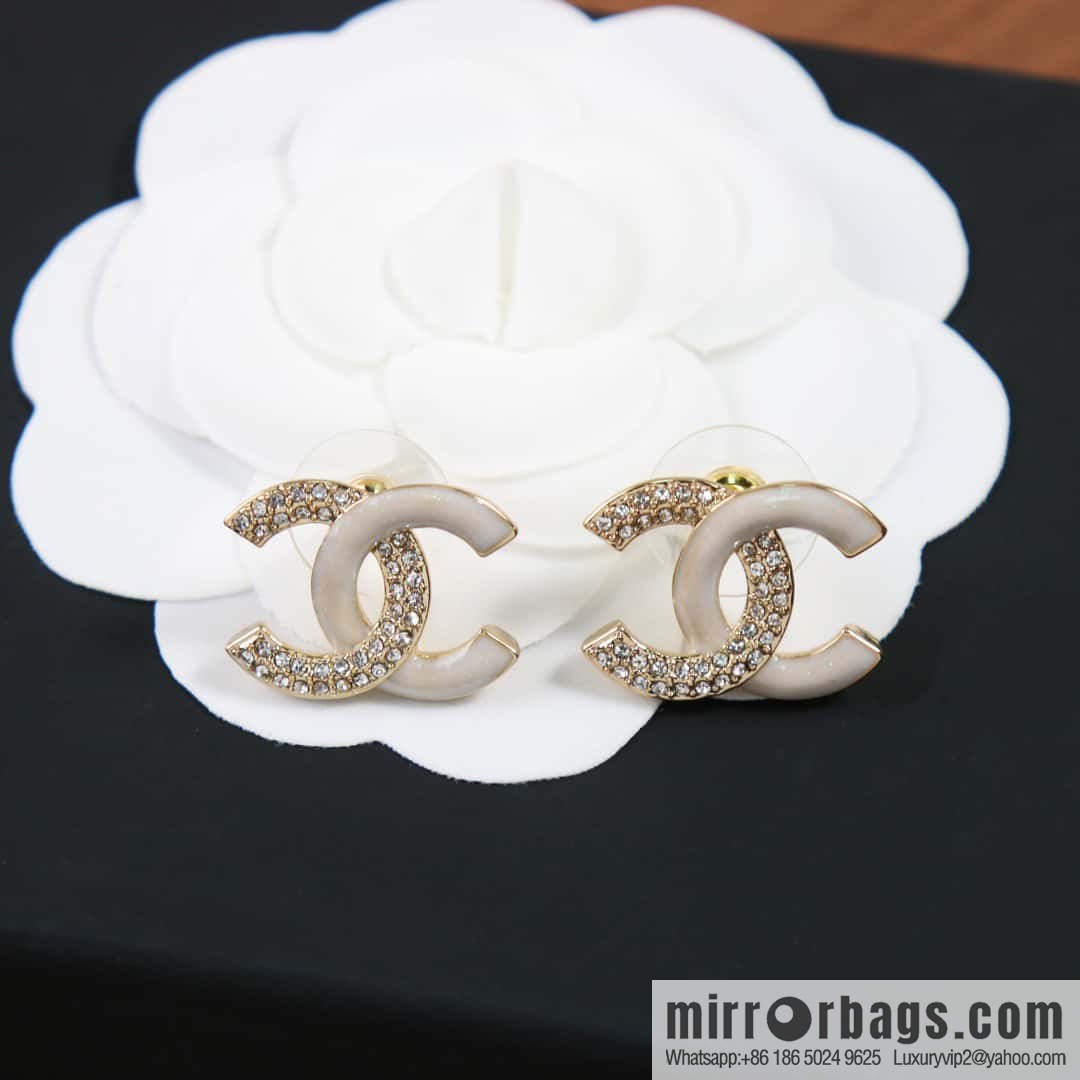 ☀️New ☑️ chanel c1 double c half drill half drop oil stud earrings ☀️