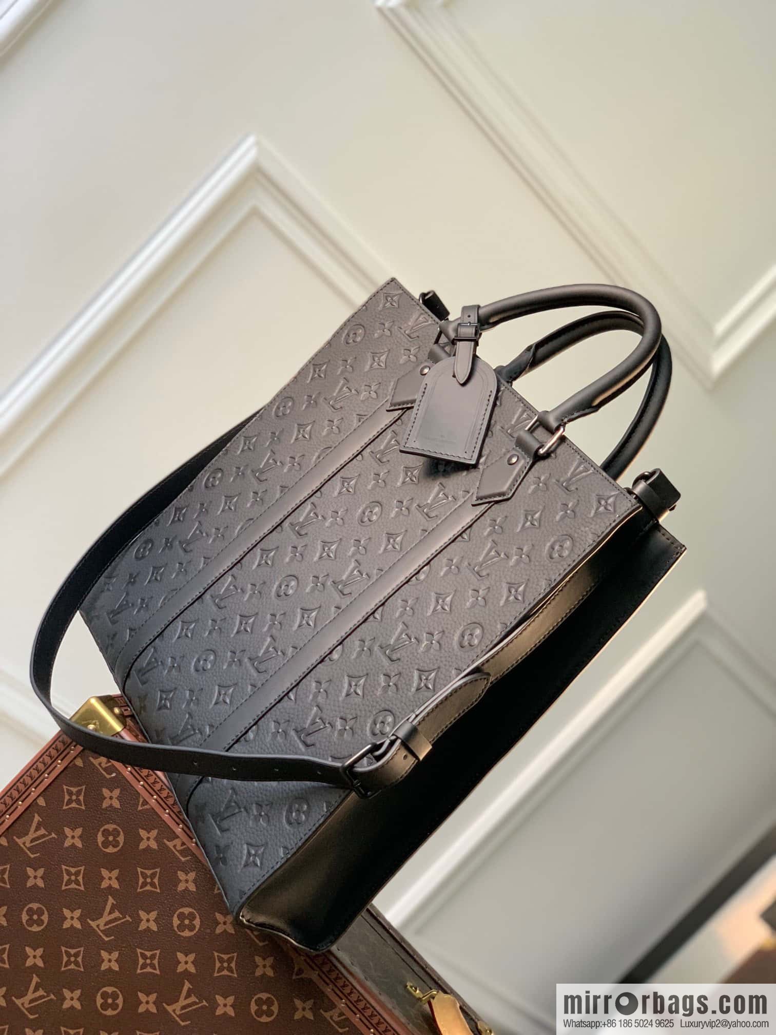 M21866 new SAC PLAT NV handbag for the season