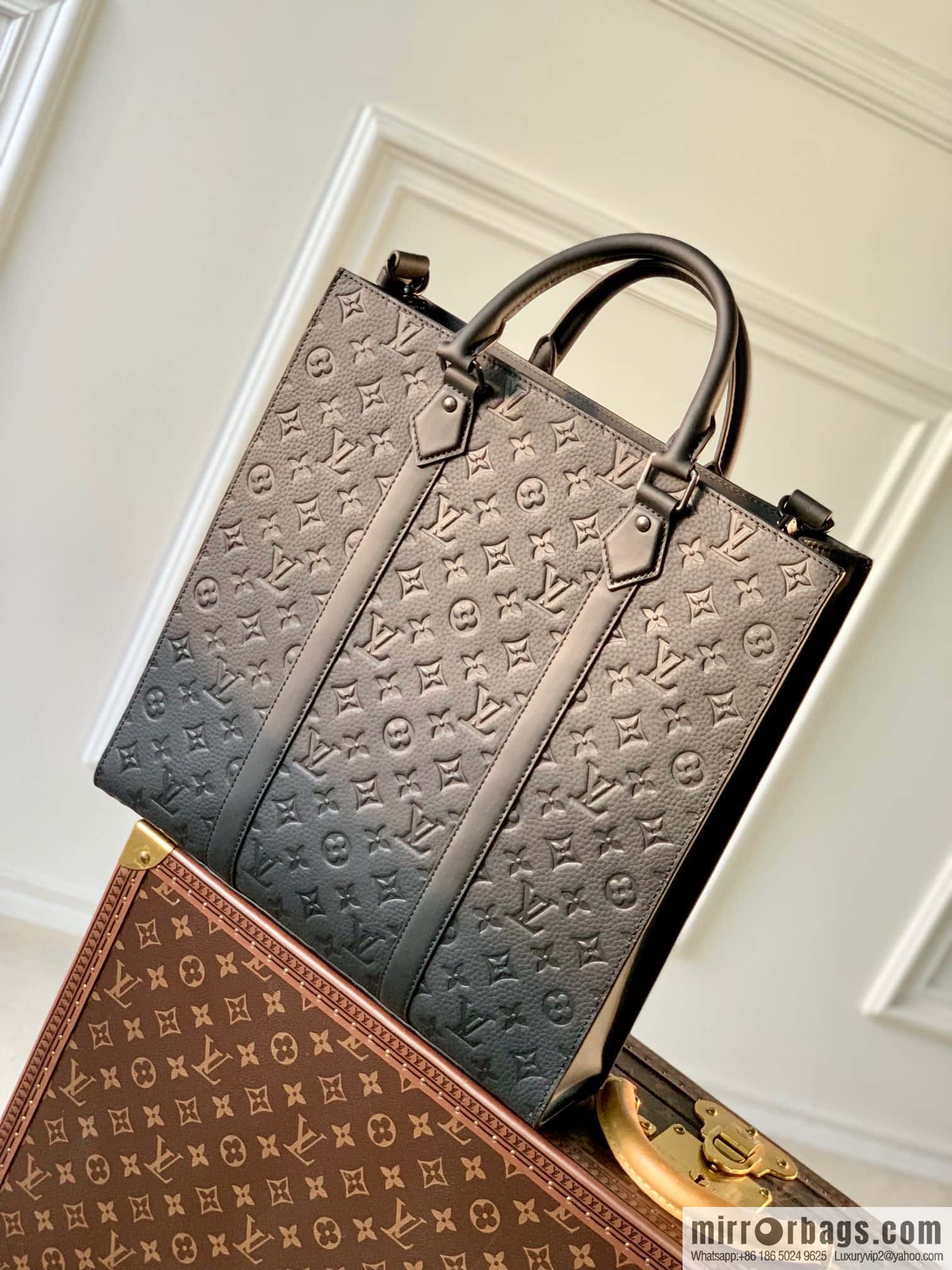 M21866 new SAC PLAT NV handbag for the season