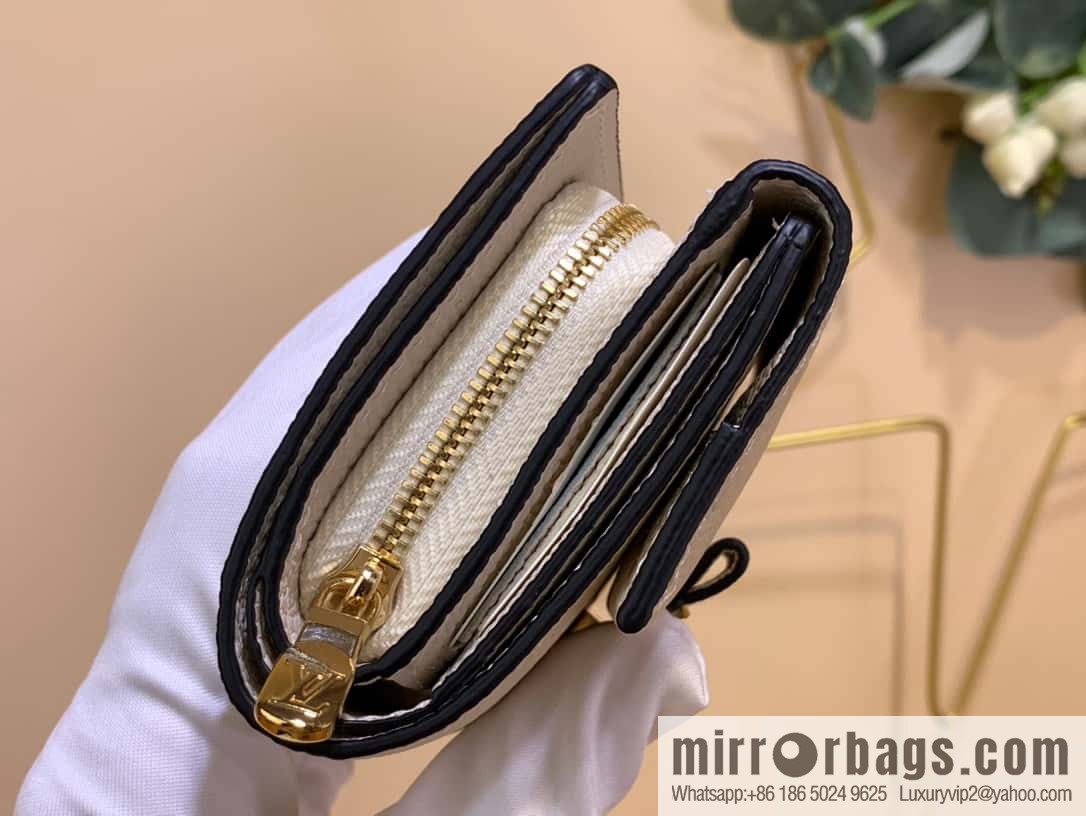 [Metis short wallet - all steel hardware] M81071 white (embossed) M81071 MÉTIS short wallet