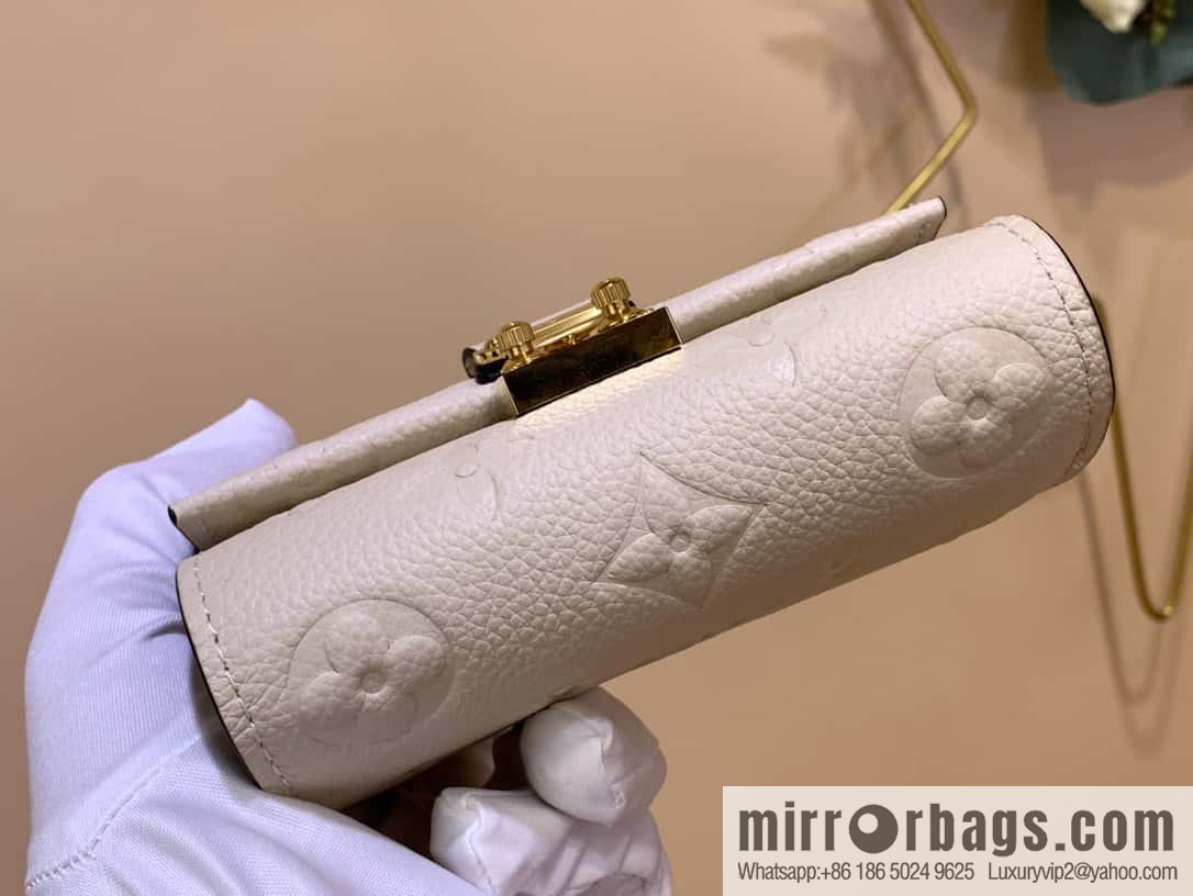 [Metis short wallet - all steel hardware] M81071 white (embossed) M81071 MÉTIS short wallet