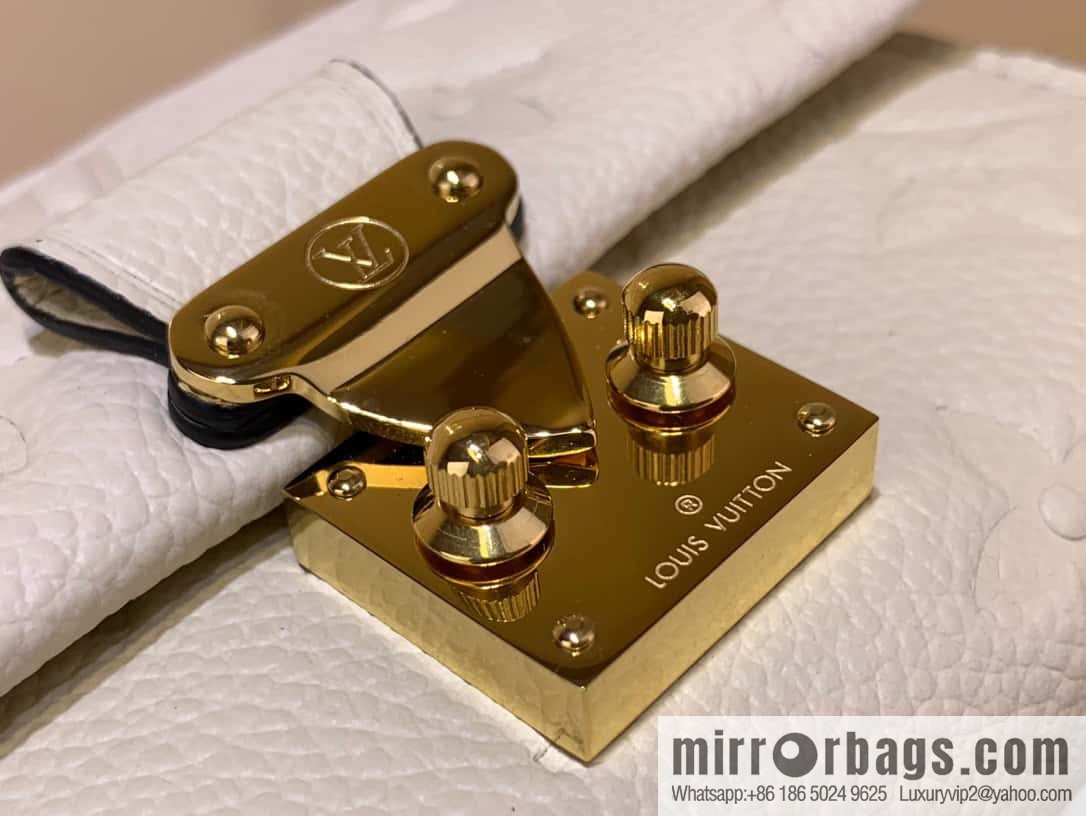 [Metis short wallet - all steel hardware] M81071 white (embossed) M81071 MÉTIS short wallet