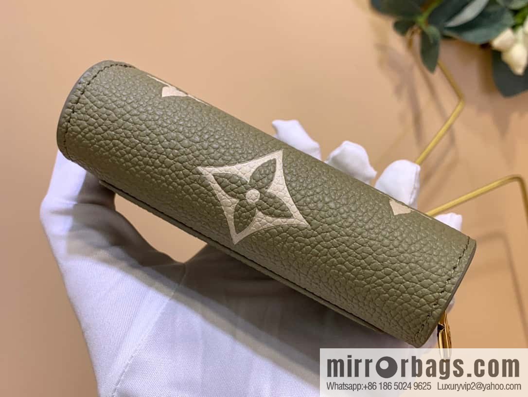 LV M82370 Cléa Wallet