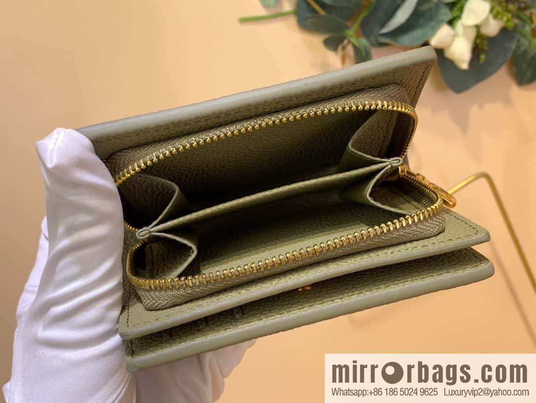 LV M82370 Cléa Wallet