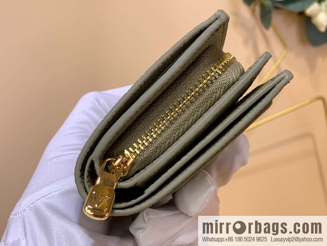 LV M82370 Cléa Wallet