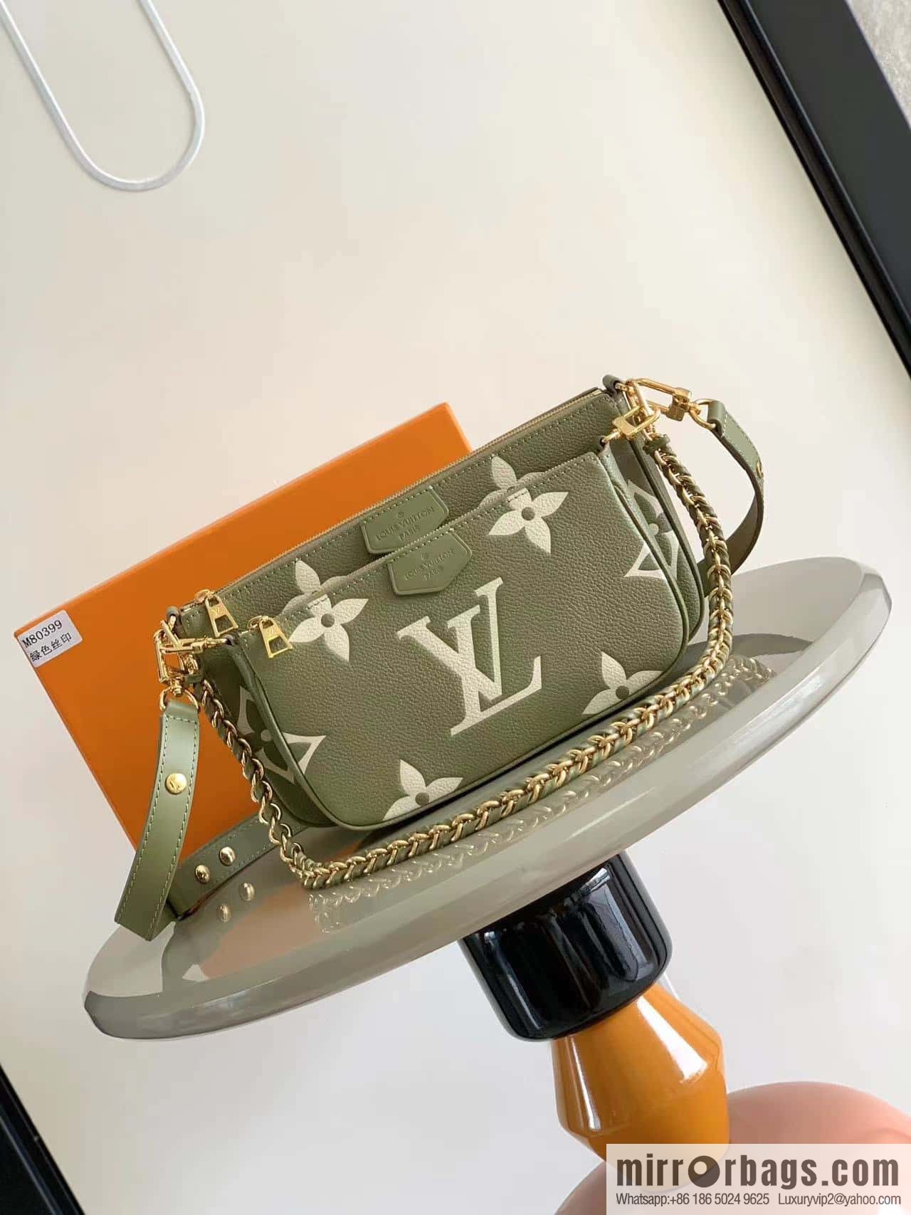 M45777 M80399Multi Pochette Accessories
