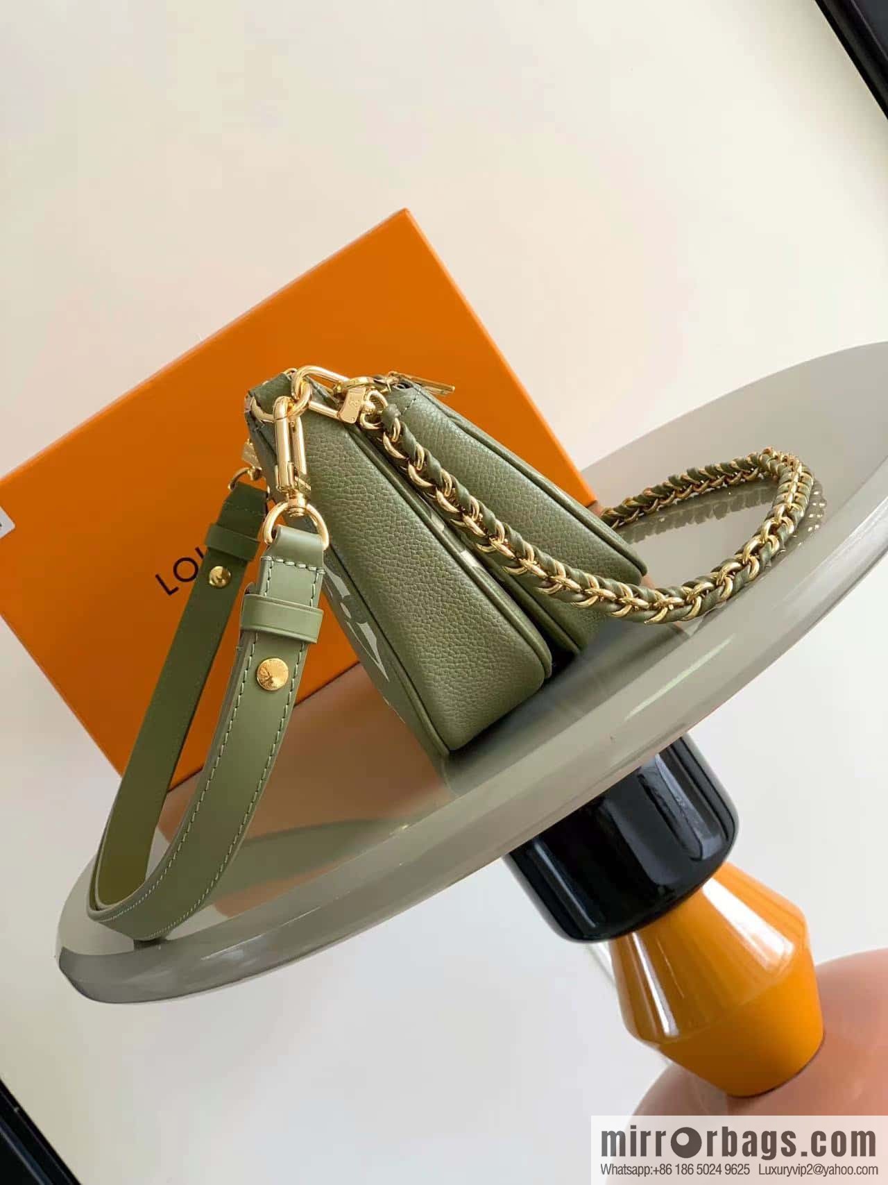 M45777 M80399Multi Pochette Accessories