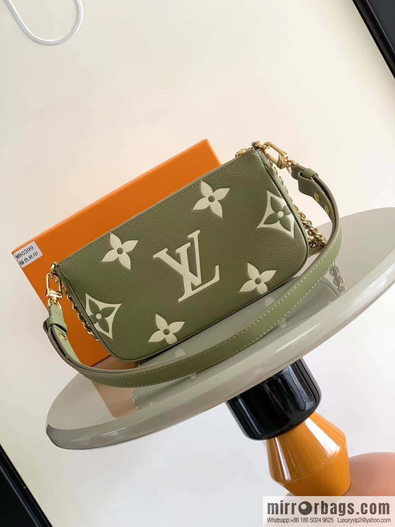 M45777 M80399Multi Pochette Accessories