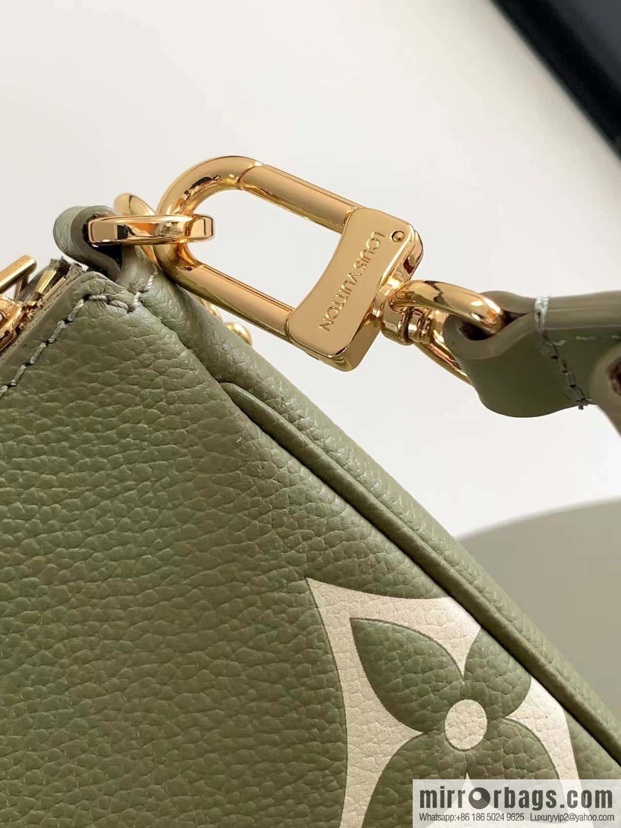 M45777 M80399Multi Pochette Accessories