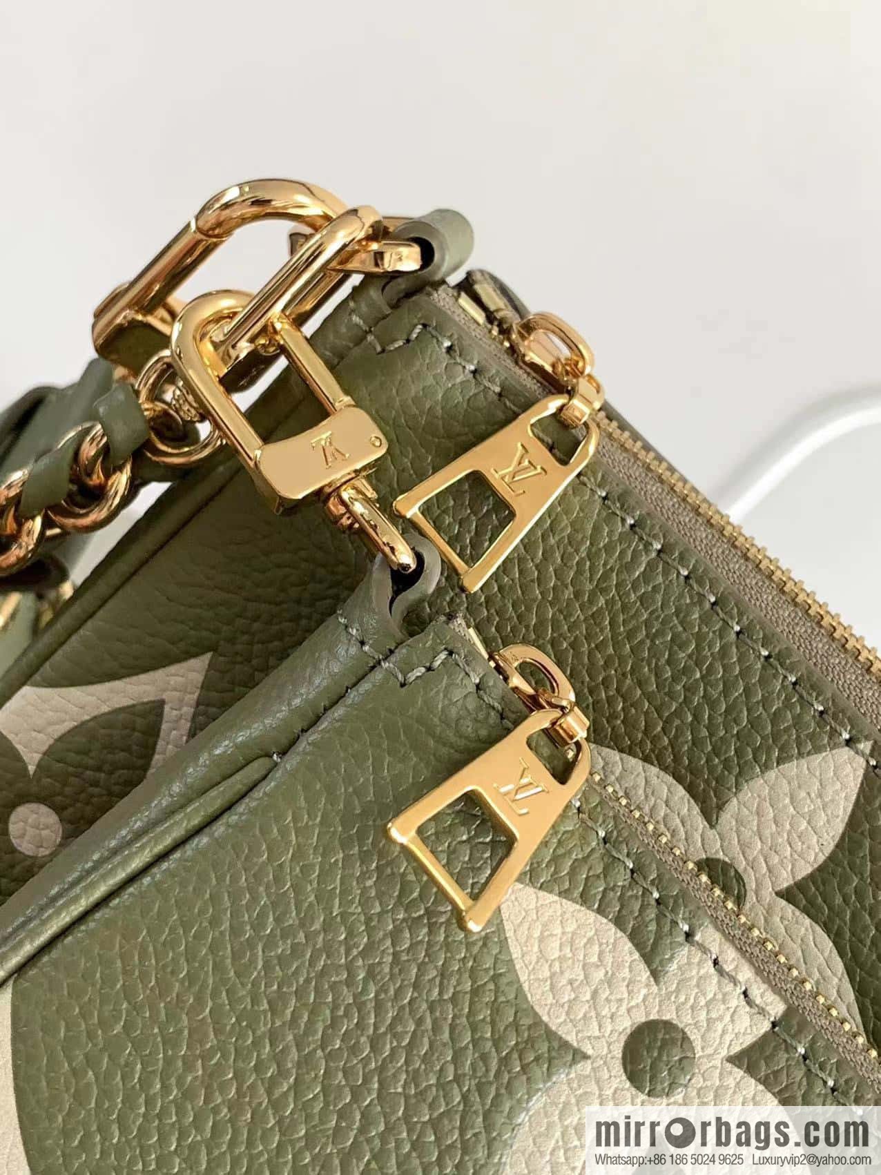 M45777 M80399Multi Pochette Accessories