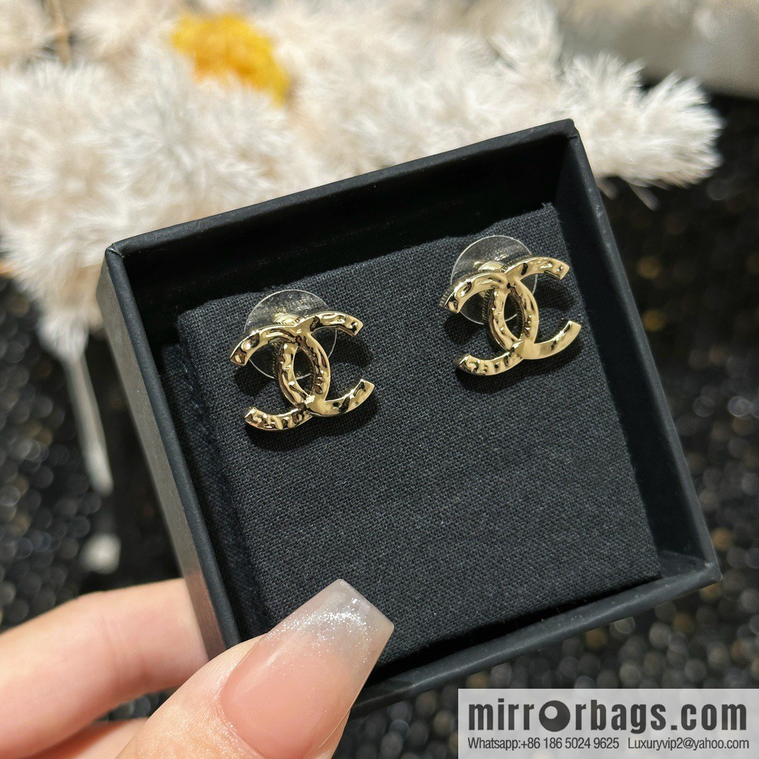☀️Original ☀️ new ☑️ Chanel C1 double c gold glossy stud earrings ☀️