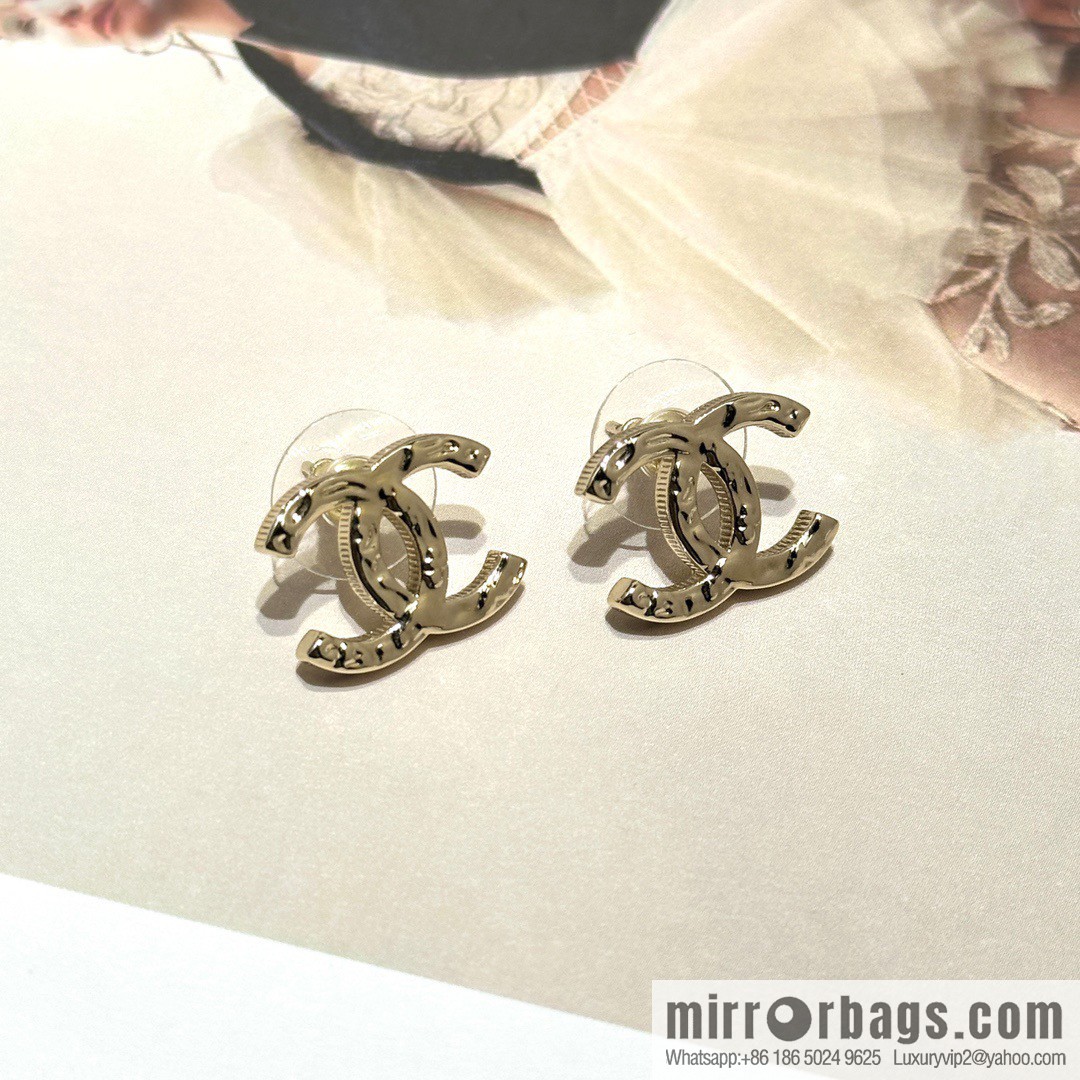 ☀️Original ☀️ new ☑️ Chanel C1 double c gold glossy stud earrings ☀️