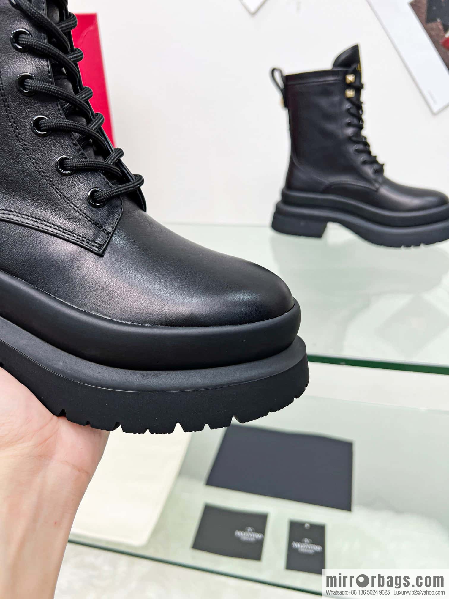 π°π°ππ΄πΏπΈπππΌππ Valentino. Classic Valentino stud boots
